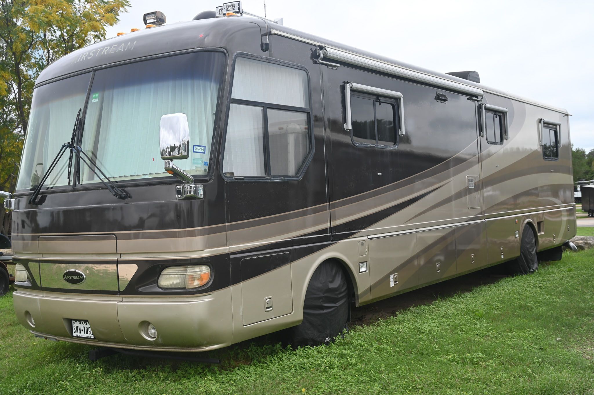 2006 Airstream Land Yacht XL 396 National Vehicle