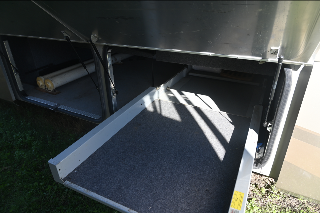 2006 Airstream Land Yacht XL 396 National Vehicle