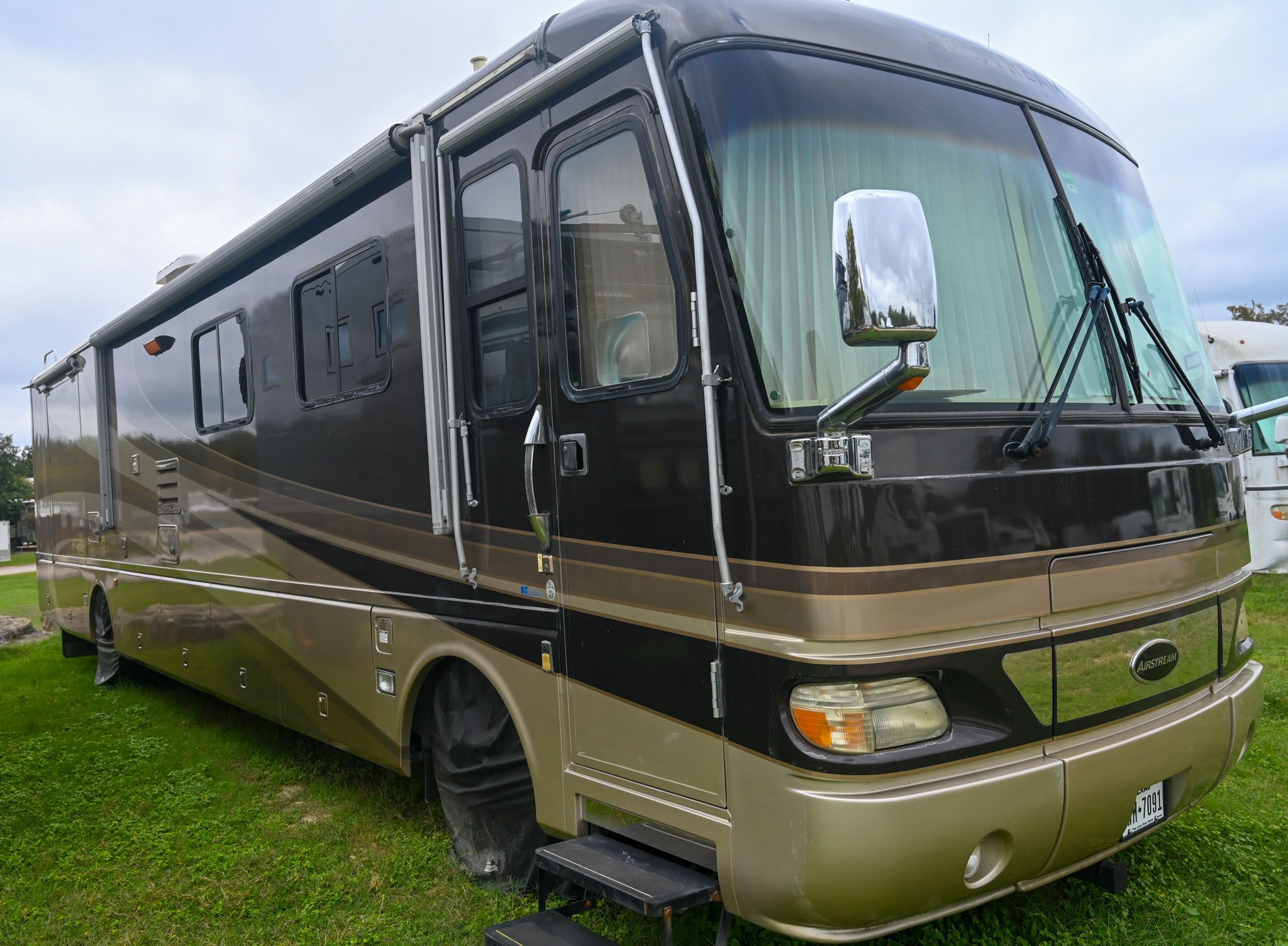 2006 Airstream Land Yacht XL 396 National Vehicle